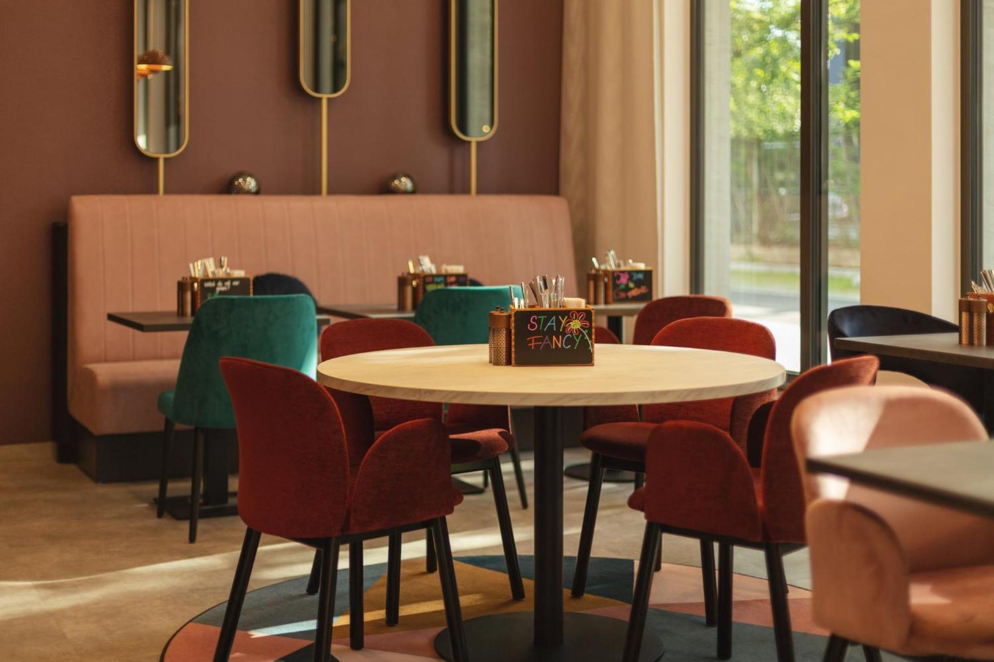Holiday Inn - The Niu, Loco Munich North By Ihg Exterior photo